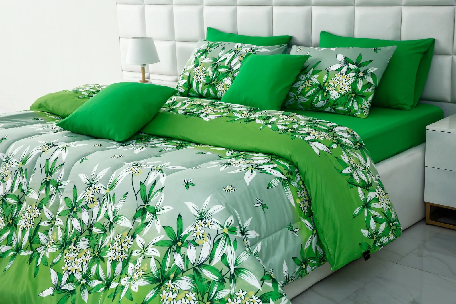 8 PCs Winter Comforter Set-15012Green Gold(With Dyed FittedSheet)