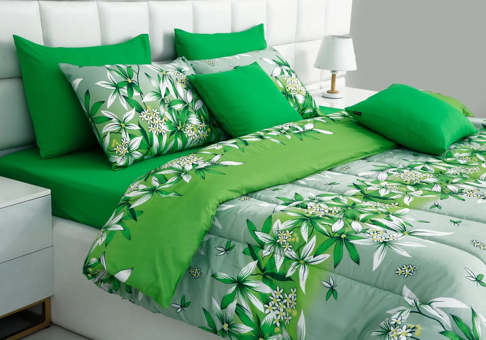 8 PCs Winter Comforter Set-15012Green Gold(With Dyed FittedSheet)