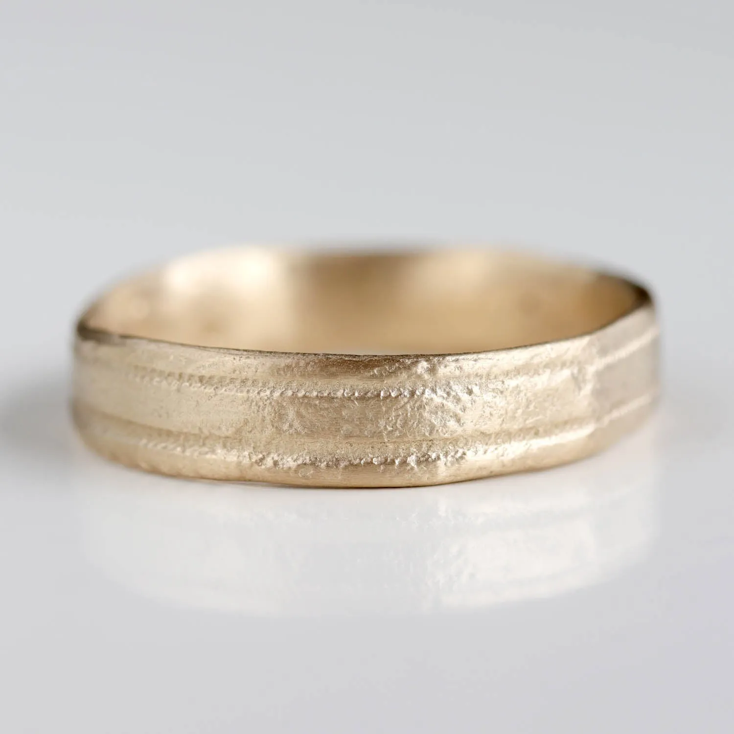 Ancient Texture Striped Ring •