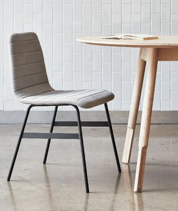 Bracket Dining Table Oval